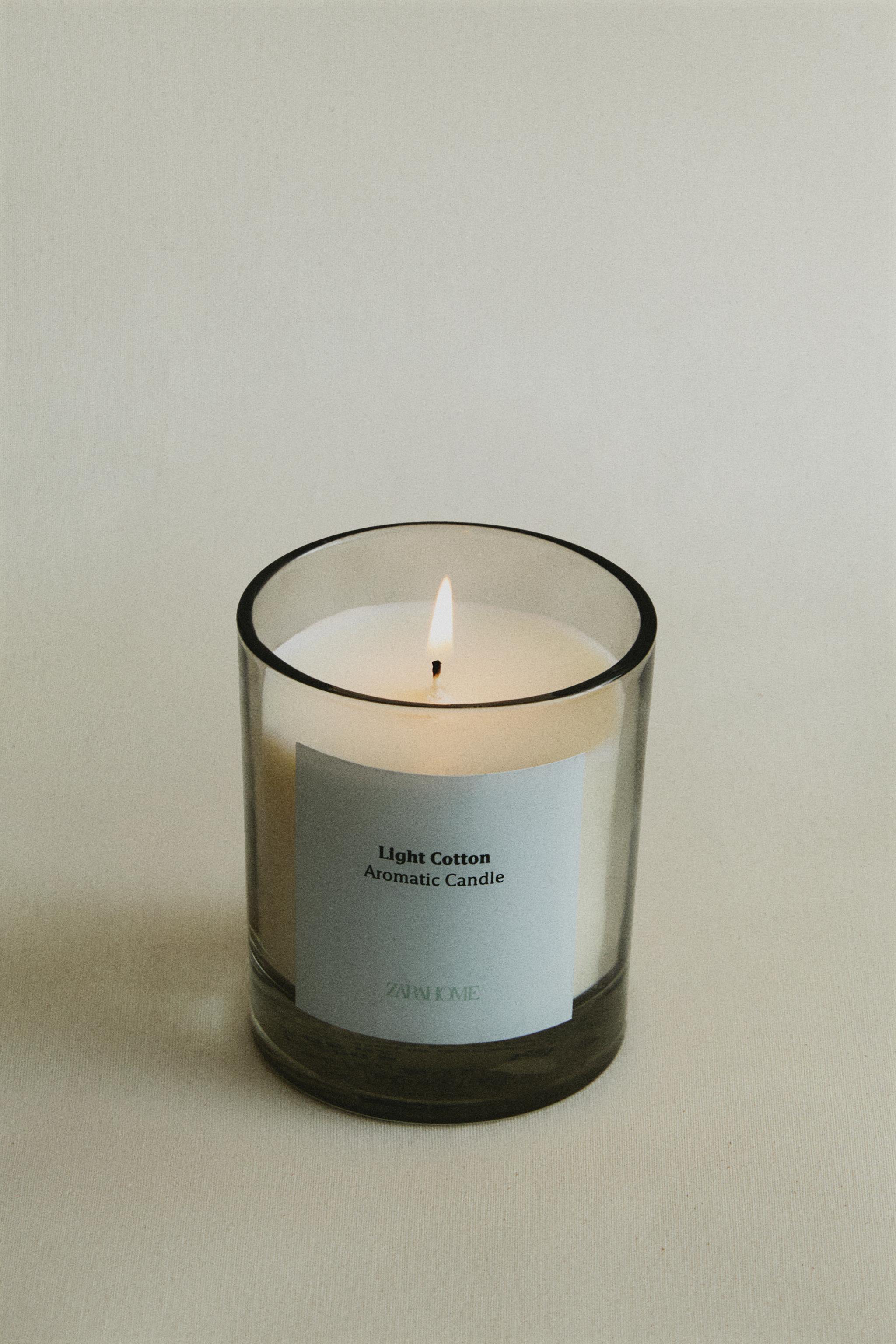 G) LIGHT COTTON SCENTED CANDLE